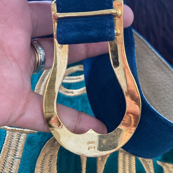 Pre - owned Authentic Vintage  Gucci Suede and Gold Buckle Belt - Picture 6 of 16